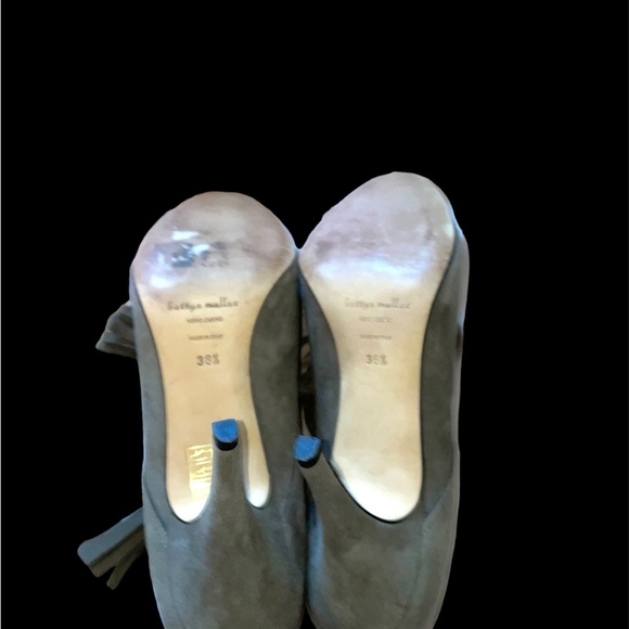 Bettye Muller Vero Cuoio suede ankle boots w/tassels Soft Gray - Picture 5 of 6